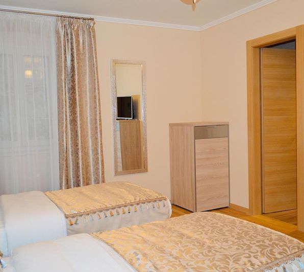 Image No.16-20 Bed Property for sale