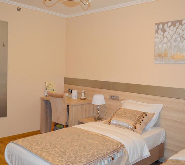 Image No.18-20 Bed Property for sale