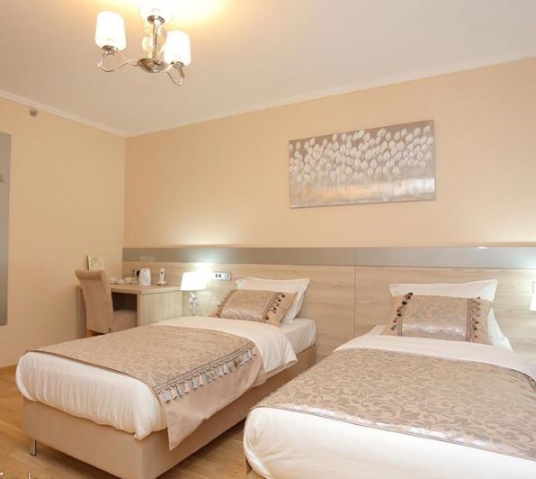 Image No.4-20 Bed Property for sale