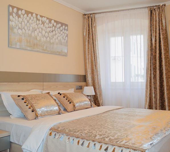 Image No.9-20 Bed Property for sale