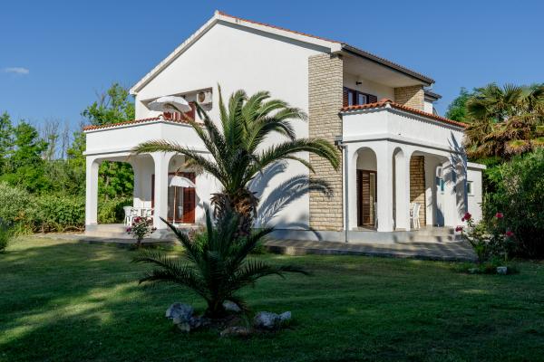 Image No.1-6 Bed Property for sale