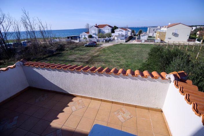 Image No.13-6 Bed Property for sale