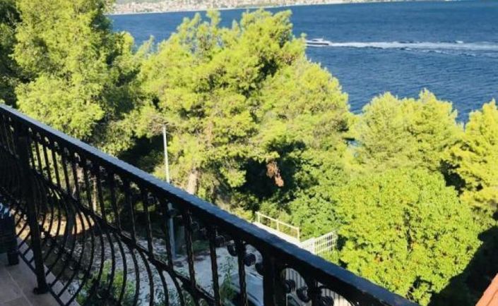 Image No.21-7 Bed Property for sale