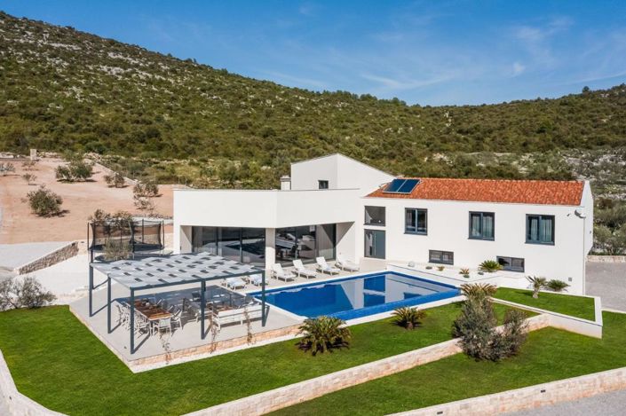 Image No.1-Propriété de 5 chambres à vendre à Croatie