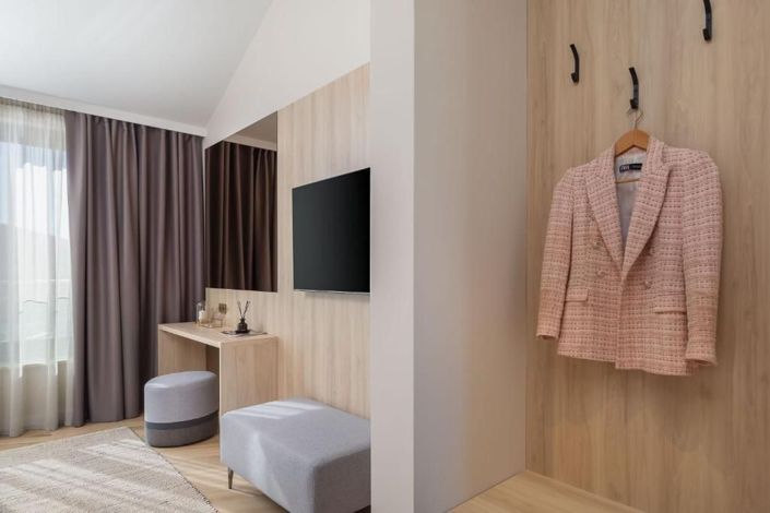 Image No.15-5 Bed Property for sale