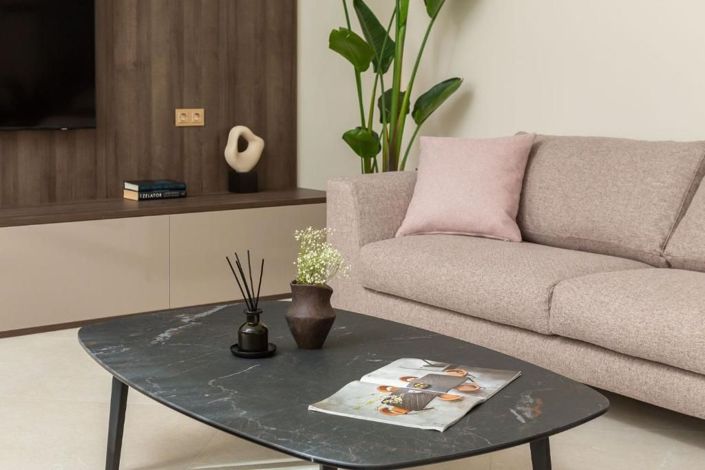 Image No.24-5 Bed Property for sale