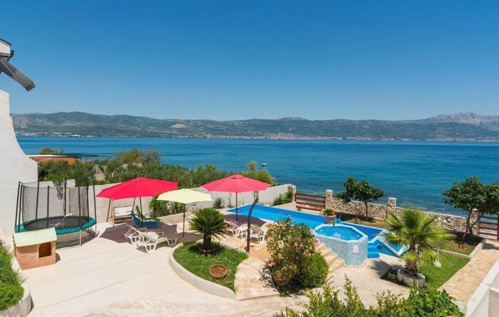 Image No.1-Propriété de 6 chambres à vendre à Croatie
