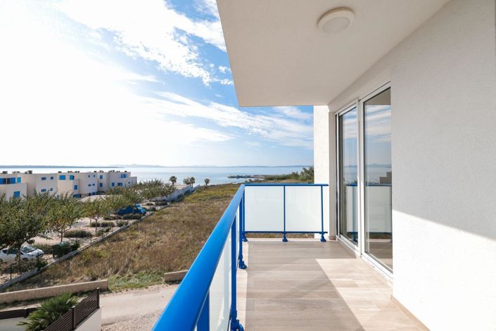 Image No.20-4 Bed Property for sale