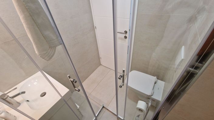 Image No.21-4 Bed Property for sale