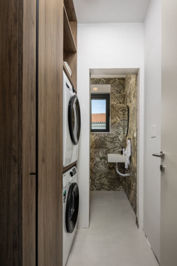 Image No.12-2 Bed Property for sale