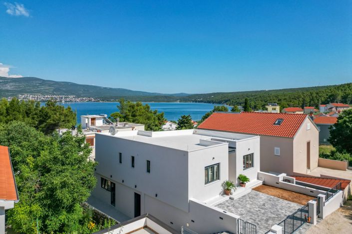 Image No.2-2 Bed Property for sale