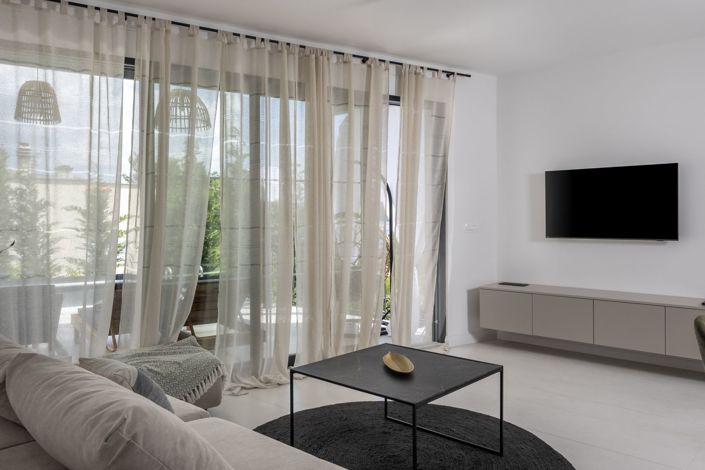 Image No.8-2 Bed Property for sale