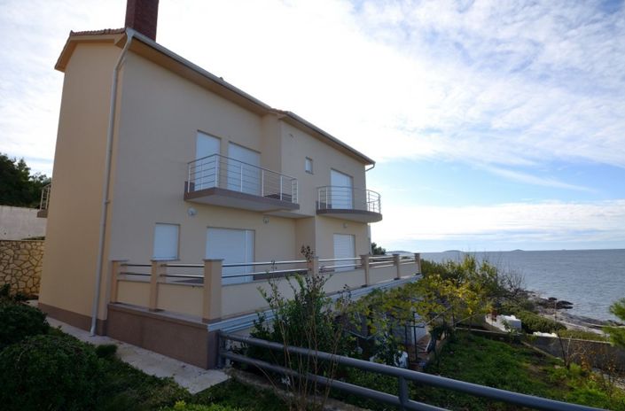 Image No.3-6 Bed Property for sale