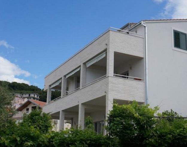 Image No.1-5 Bed Property for sale