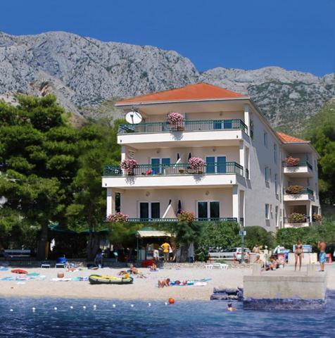 Image No.1-Propriété de 11 chambres à vendre à Croatie