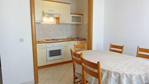 Image No.2-6 Bed Property for sale