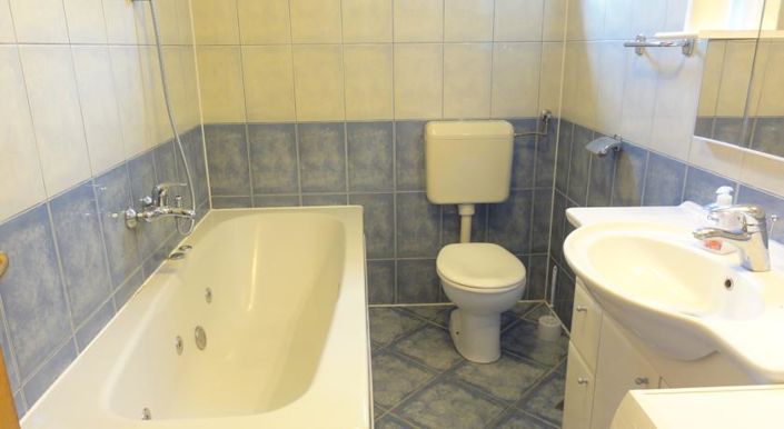 Image No.7-6 Bed Property for sale