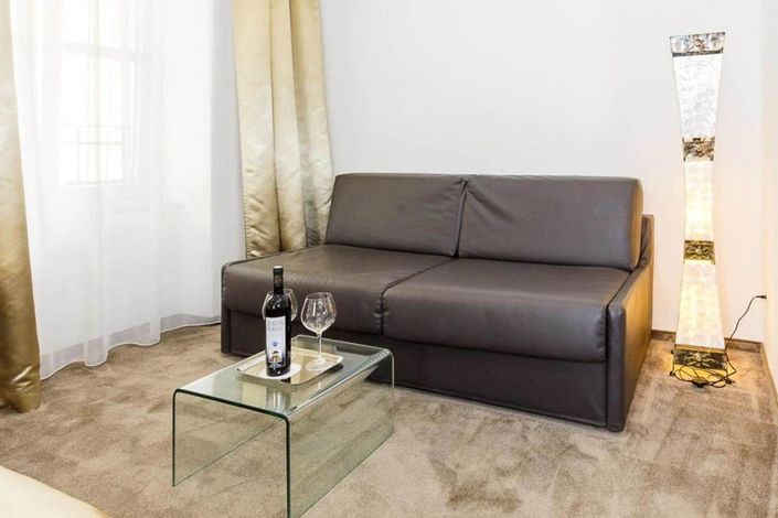 Image No.6-14 Bed Property for sale