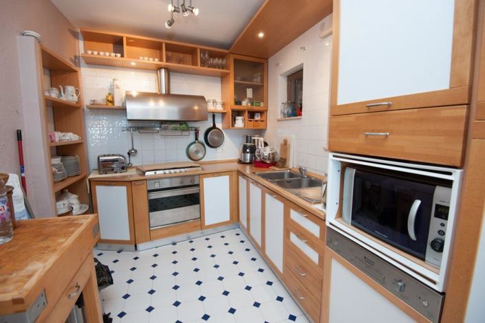 Image No.11-3 Bed Property for sale