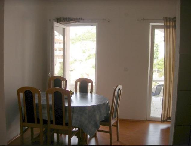 Image No.5-6 Bed Property for sale