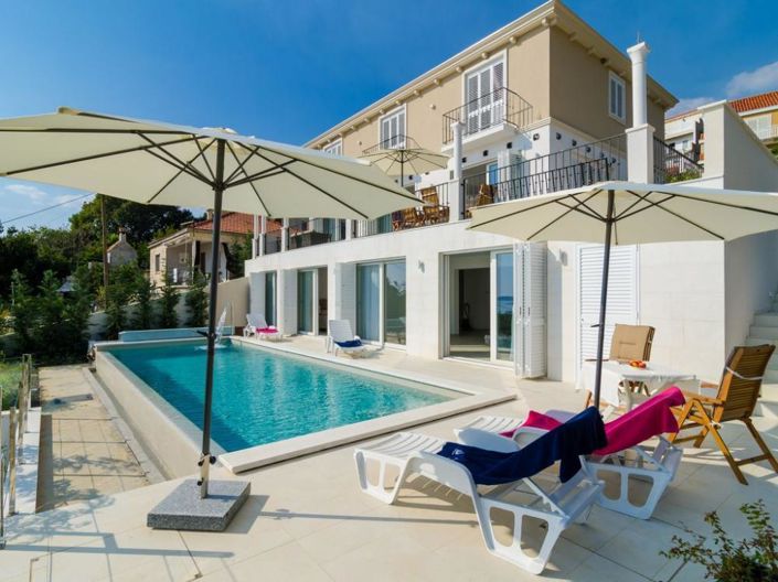 Image No.2-5 Bed Property for sale