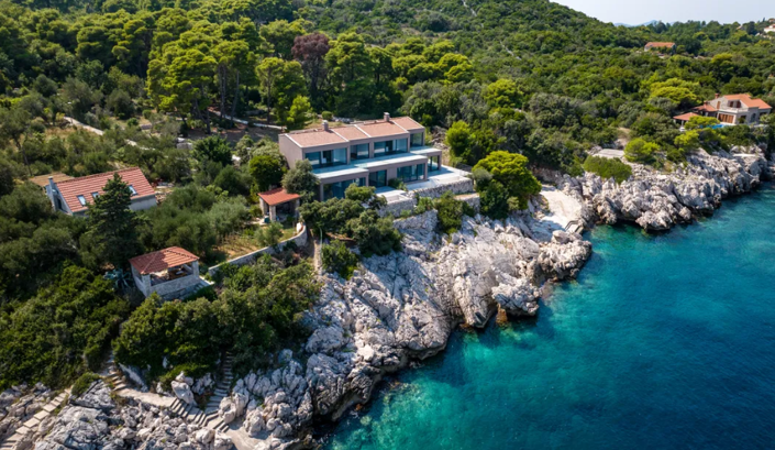 Image No.1-Propriété de 8 chambres à vendre à Croatie