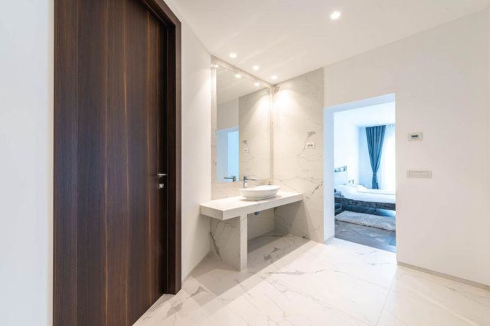 Image No.13-4 Bed Property for sale