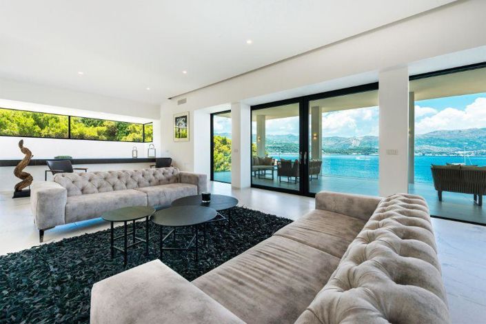 Image No.17-4 Bed Property for sale