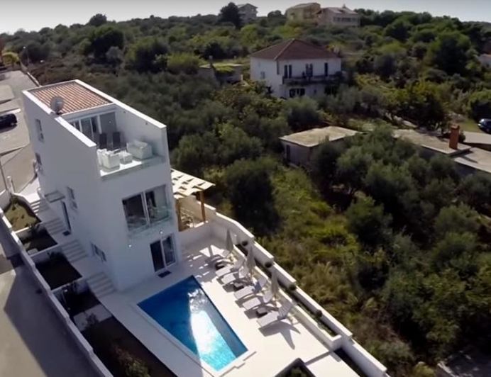 Image No.5-3 Bed Property for sale