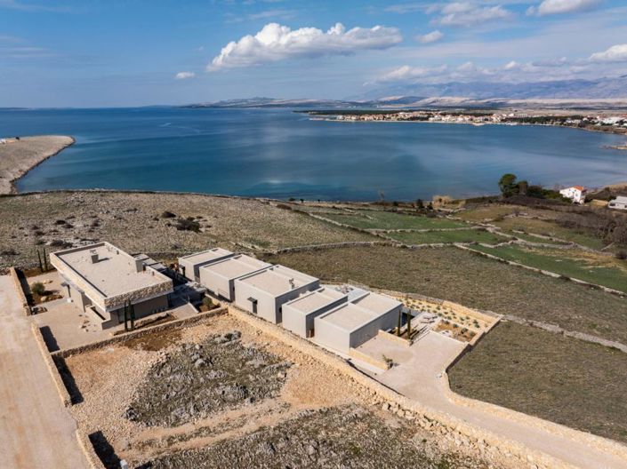 Image No.2-4 Bed Property for sale