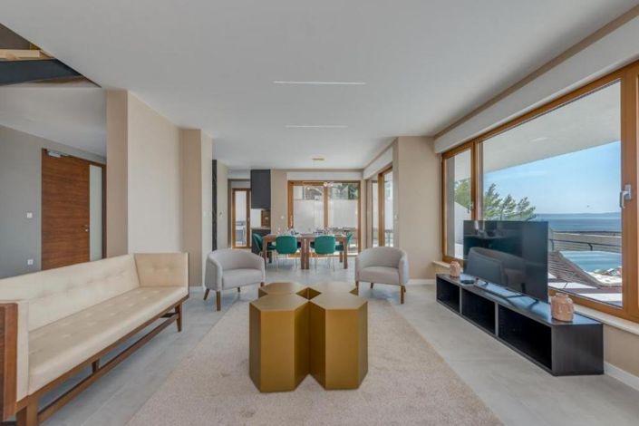 Image No.7-4 Bed Property for sale