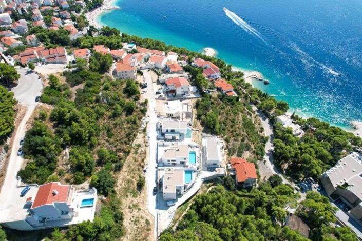 Image No.1-4 Bed Property for sale