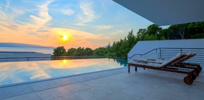 Image No.10-4 Bed Property for sale