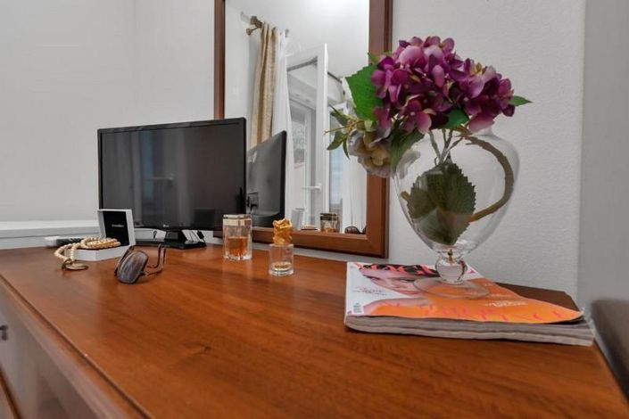 Image No.14-13 Bed Property for sale