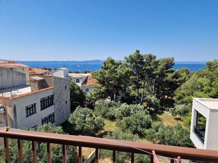 Image No.4-13 Bed Property for sale