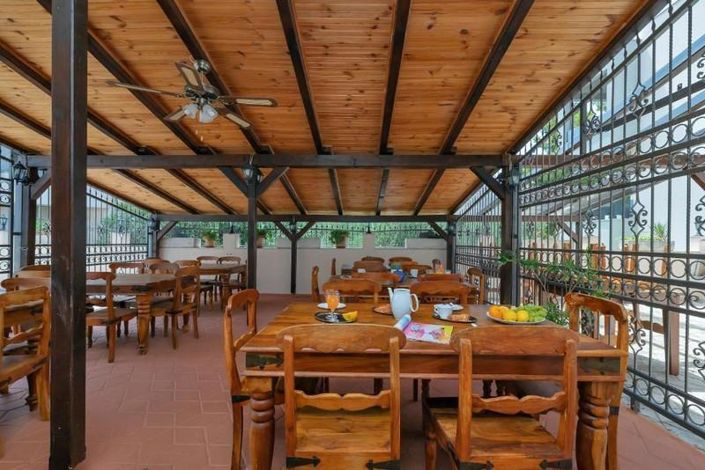 Image No.8-13 Bed Property for sale