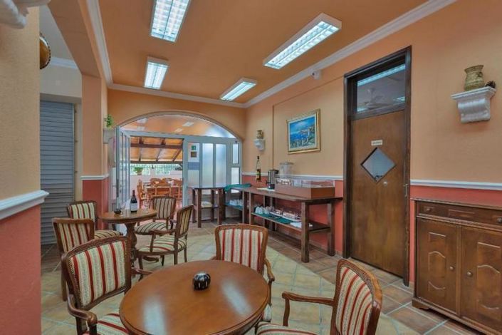 Image No.9-13 Bed Property for sale