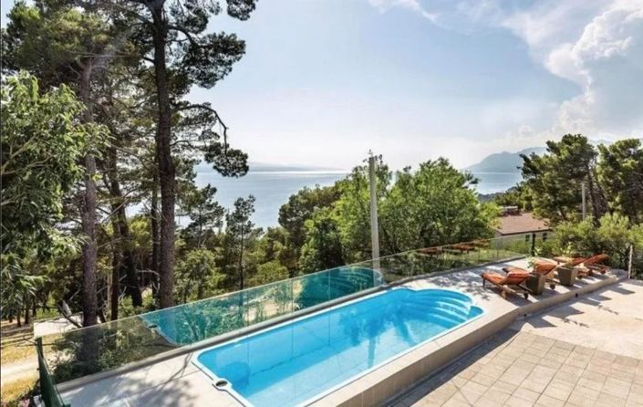 Image No.1-4 Bed Property for sale