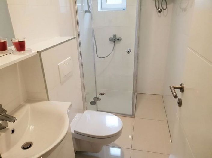 Image No.20-4 Bed Property for sale