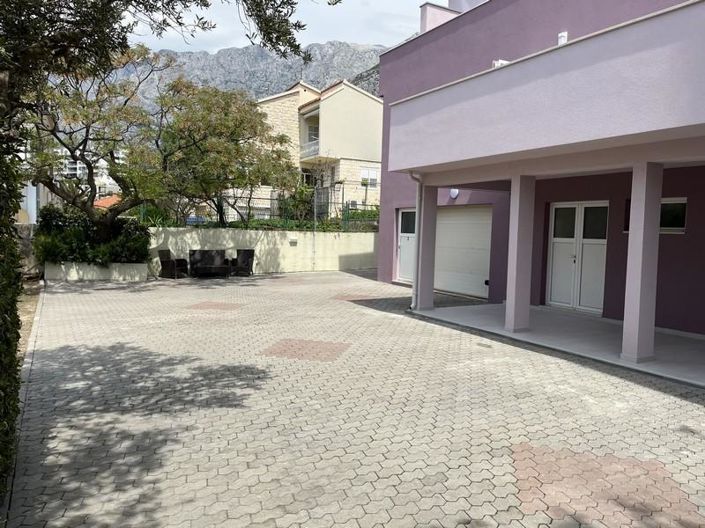 Image No.6-7 Bed Property for sale