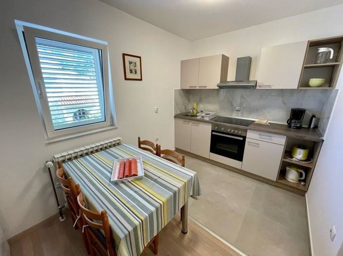 Image No.9-7 Bed Property for sale