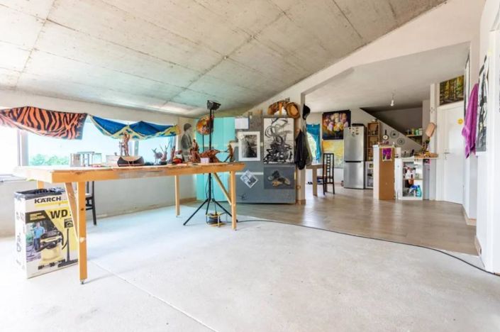 Image No.17-5 Bed Property for sale