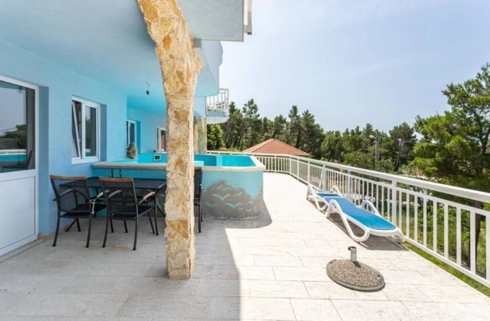 Image No.20-5 Bed Property for sale