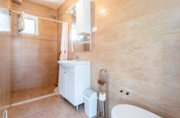 Image No.22-Propriété de 5 chambres à vendre à Baška Voda