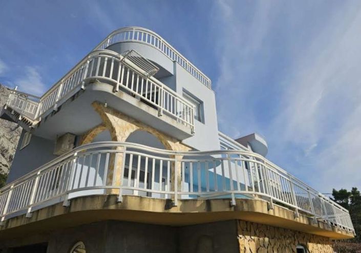 Image No.24-5 Bed Property for sale