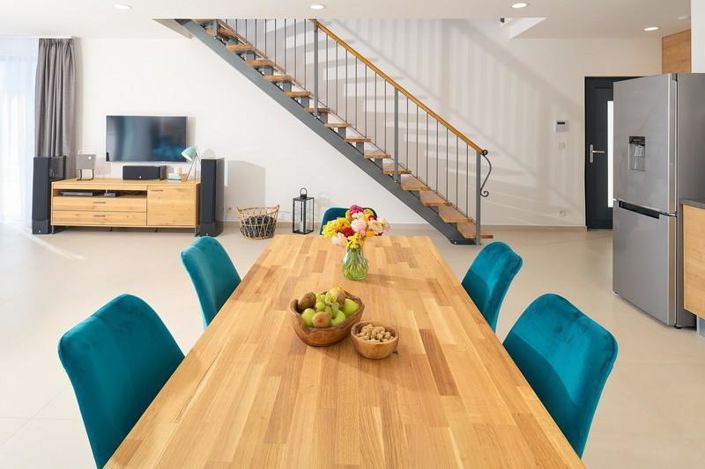 Image No.10-3 Bed Property for sale