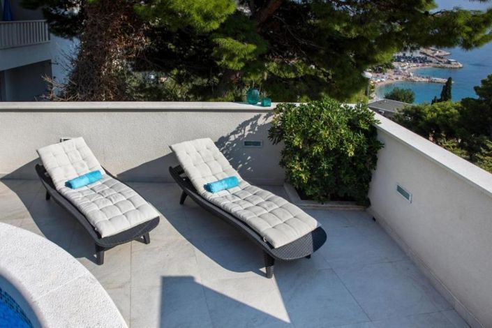 Image No.8-5 Bed Property for sale