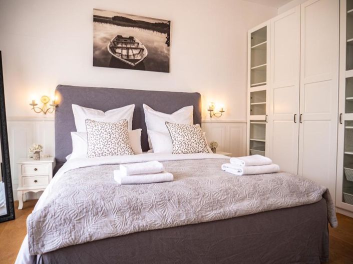 Image No.22-3 Bed Property for sale