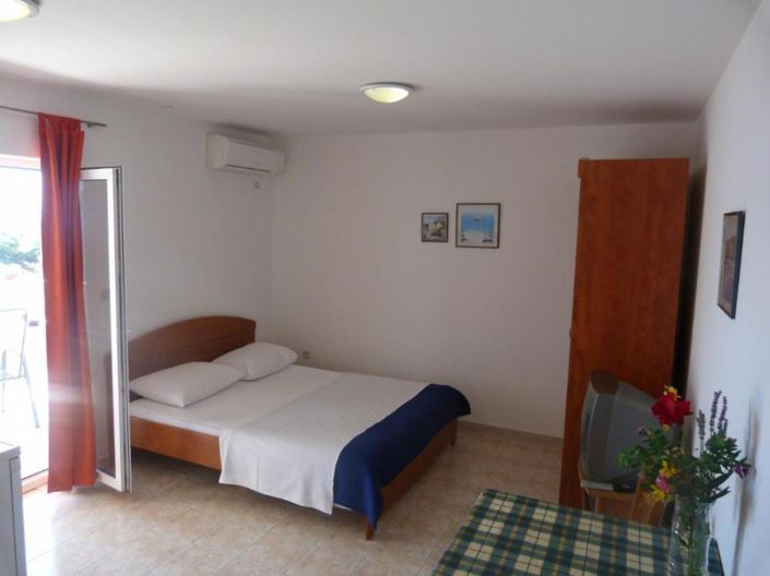 Image No.20-20 Bed Property for sale