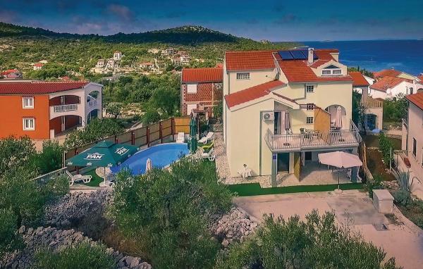 Image No.1-6 Bed Property for sale